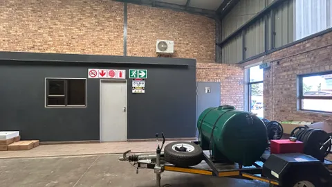 82 Amatole Road, N 4 Gateway Industrial Park Industrial Unit to let in Pretoria 242m² (10).